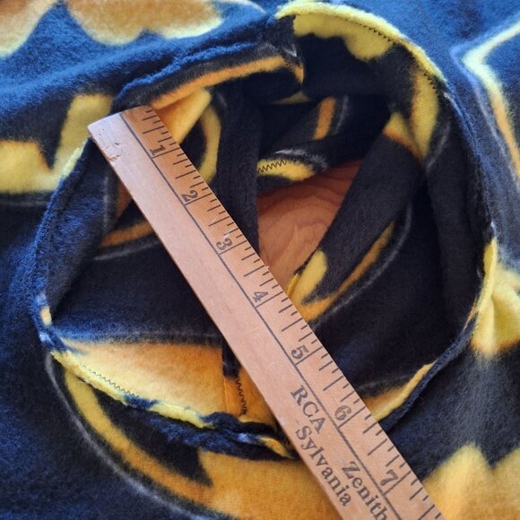 Handmade Batman Kids Fleece Poncho With Hood & Pocket Car Seat Black Yellow - Picture 11 of 11